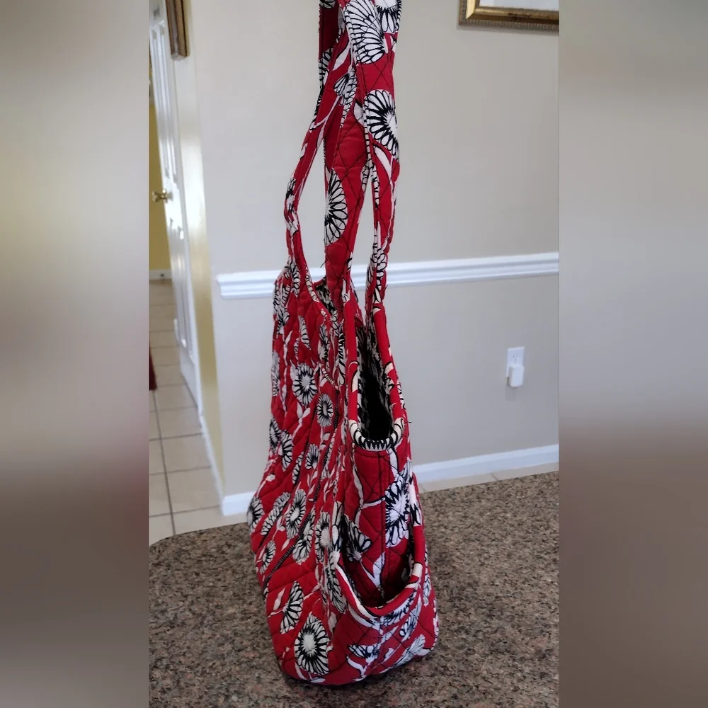 Vera Bradley Unique “Deco Daisy”